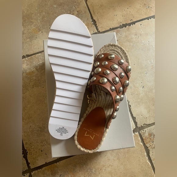 Marc Fisher Shoes - NIP Marc Fisher sandals. Women size 7M